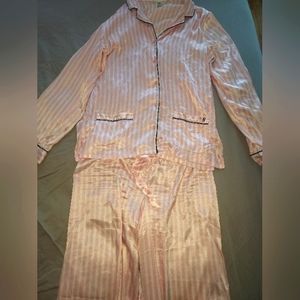 🌸 Victoria's Secret Pink/ white striped w/ black trim satin pajama set size M